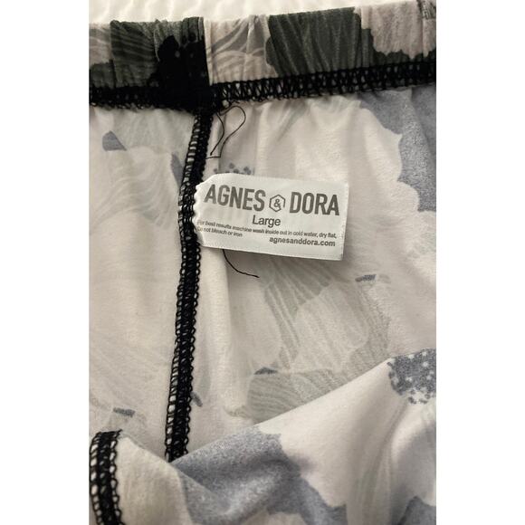 Agnes & Dora Floral Leggings - Size Large - Black and White - EUC - Picture 3 of 5